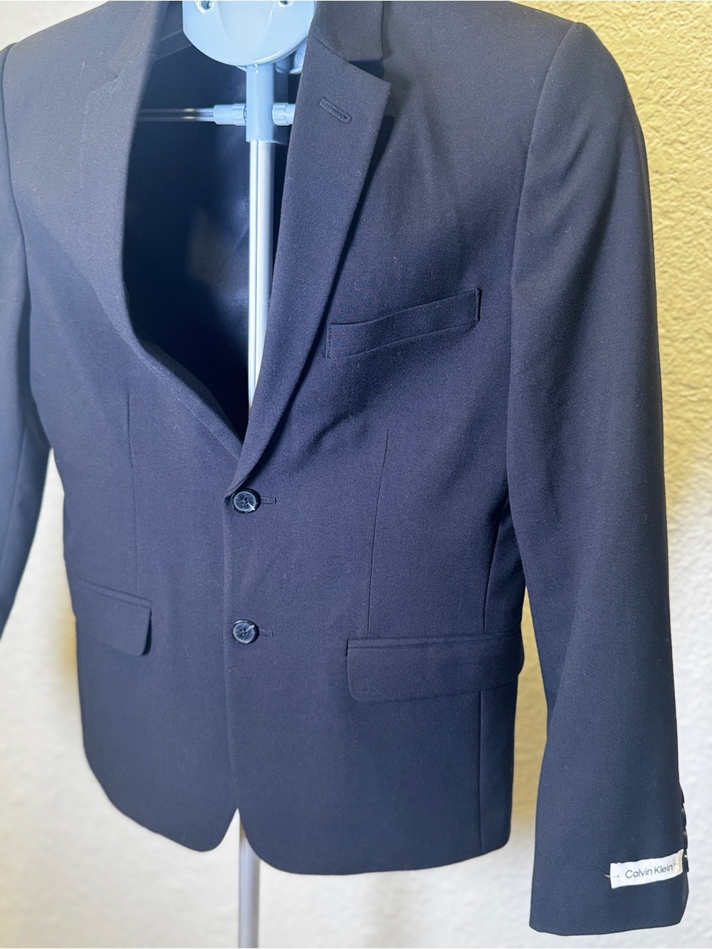 Calvin Klein Young Boy Black Two-Button Sport Coat Blazer Slim Fit size 14 - Picture 4 of 10